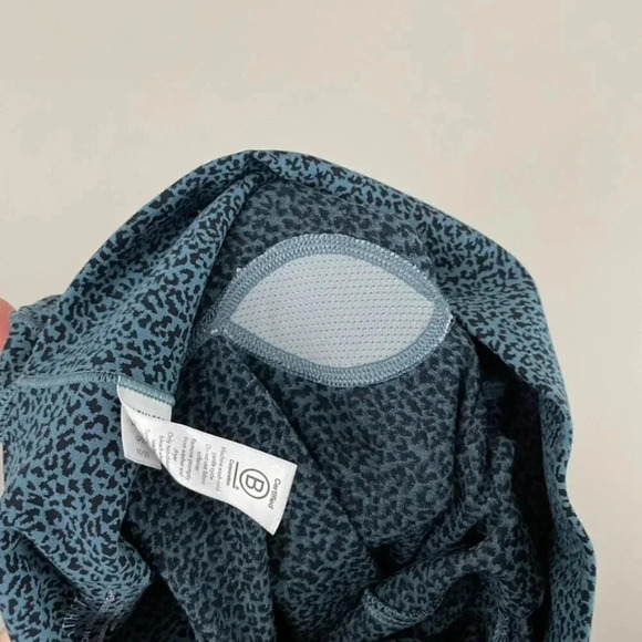 Athleta Salutation Stash II Textured 7/8 Tight Micro Cheetah Riviera Size Small - Picture 6 of 7